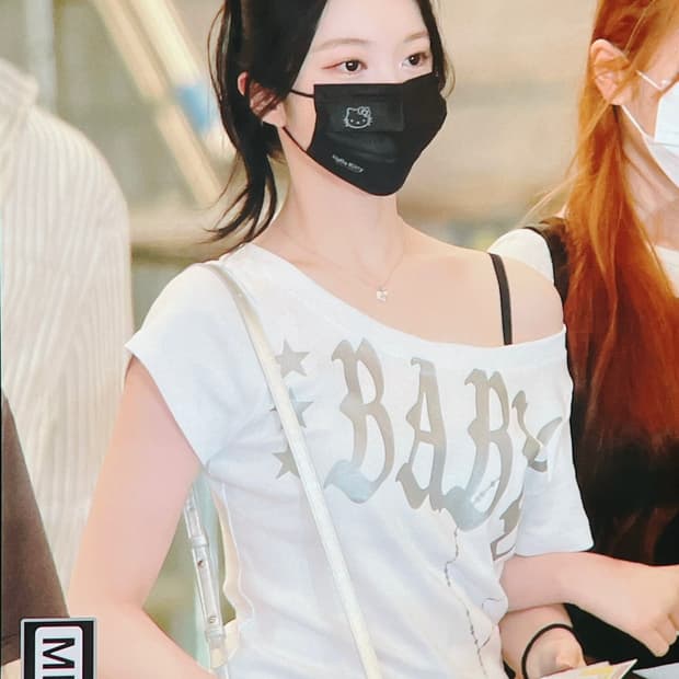 셋업이엑스이 BABY WIDE NECK TOP 