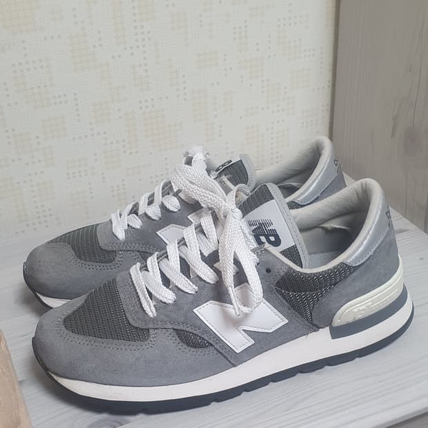 [265] 뉴발란스 990v1 그레이 화이트 265사이즈 