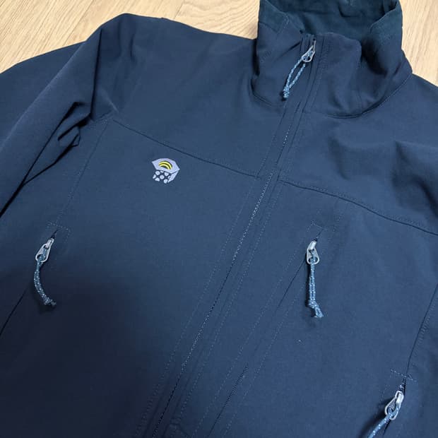 [S] 마운틴하드웨어 소프트쉘 자켓 블랙