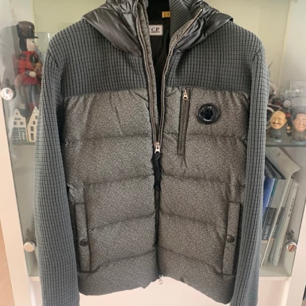 Cp컴퍼니 니트 패딩 후드