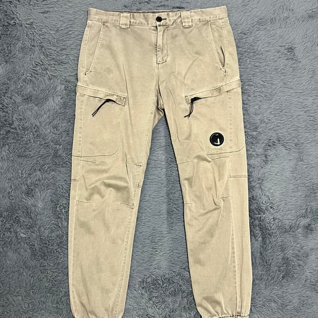 CP컴퍼니 국내매장판 조거팬츠