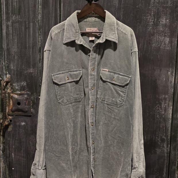 90s Woolrich Corduroy Button-Up Shirt