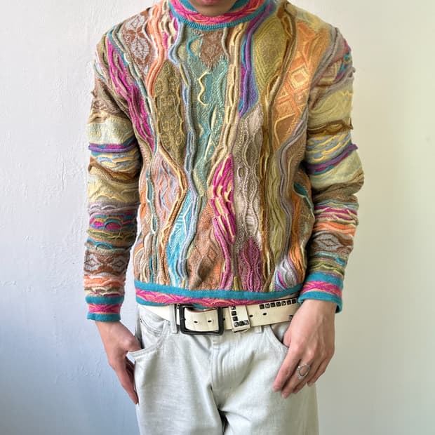 림노스 멀티 컬러 케이블 스웨터