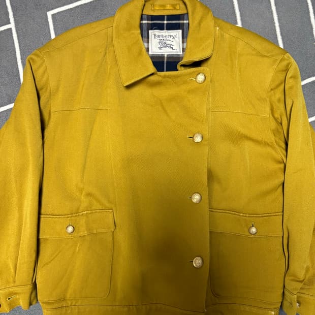 Burberry’s 숏자켓