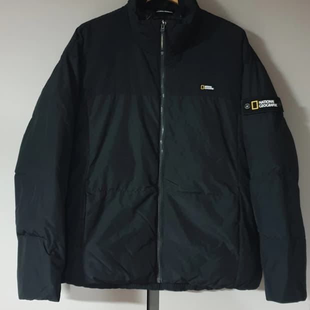 내셔널지오그래픽 인피니움 덕다운패딩. 
싸이즈 100  남자.