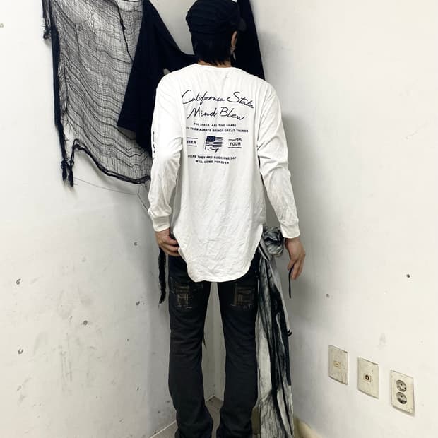 Y2K Mood Loose-Fit White Sleeve