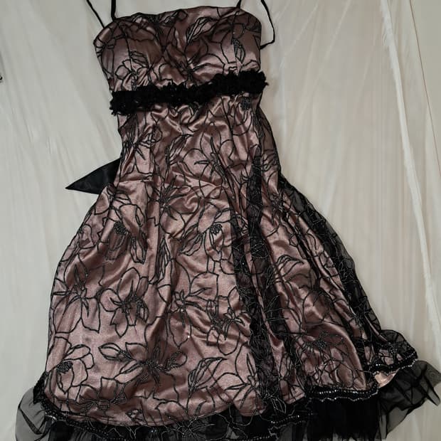 히메갸루 로걀 공겜여주 핑크 원피스