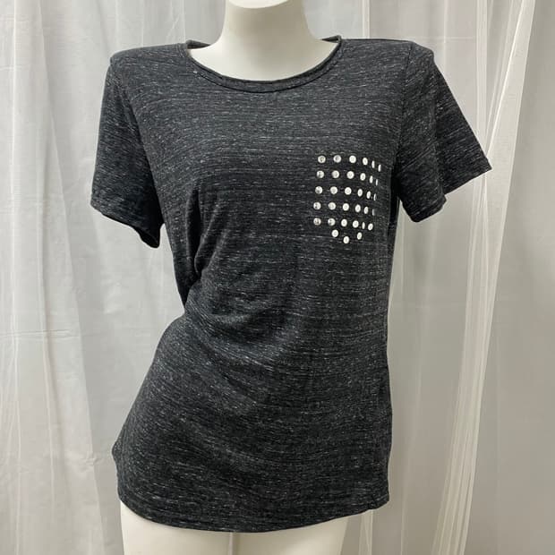 [ZISBUY] Grunge Studded Detail T-shirt