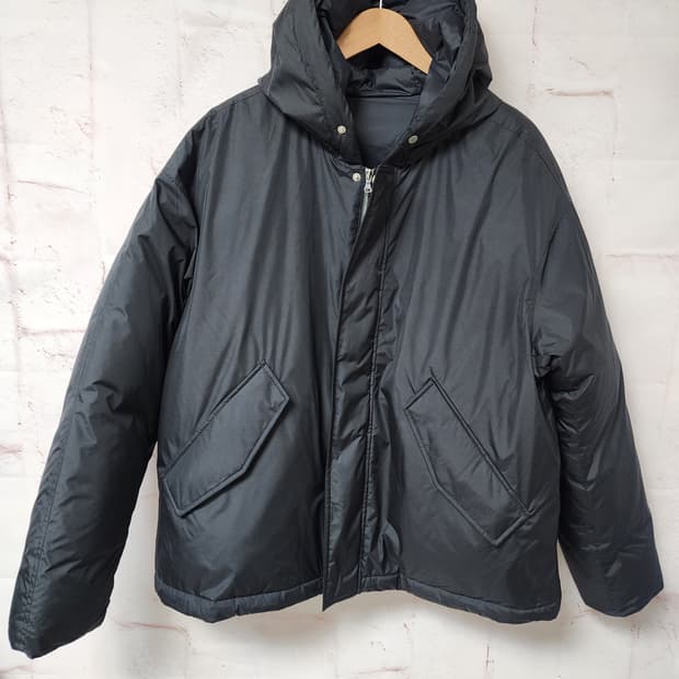 TNGT 블랙 패딩 점퍼