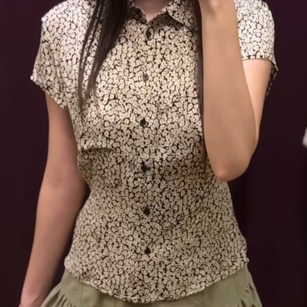 앤아더스토리즈 블라우스