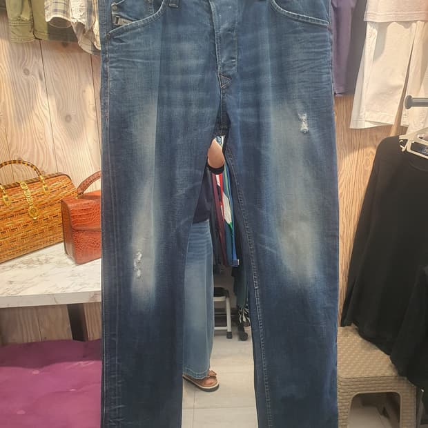 디젤(Diesel) 정품 대런(DARRON) 남성 슬림 테이퍼드 워싱 청