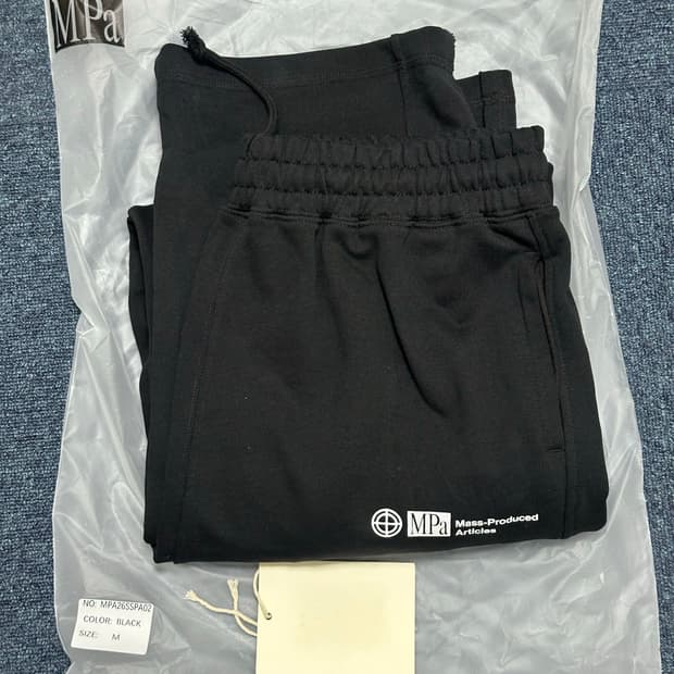 (M) 플라스틱 프로덕트 스웻 팬츠 블랙