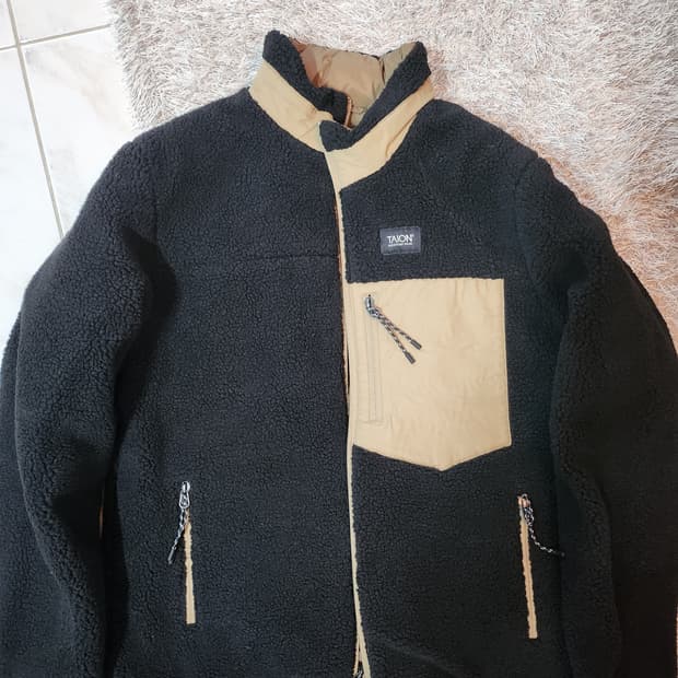 타이온 리버시블 후리스