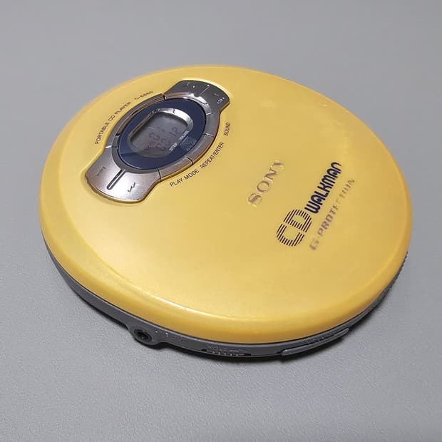 릴리슈슈의 모든 것 SONY CD player Walkman D-E660