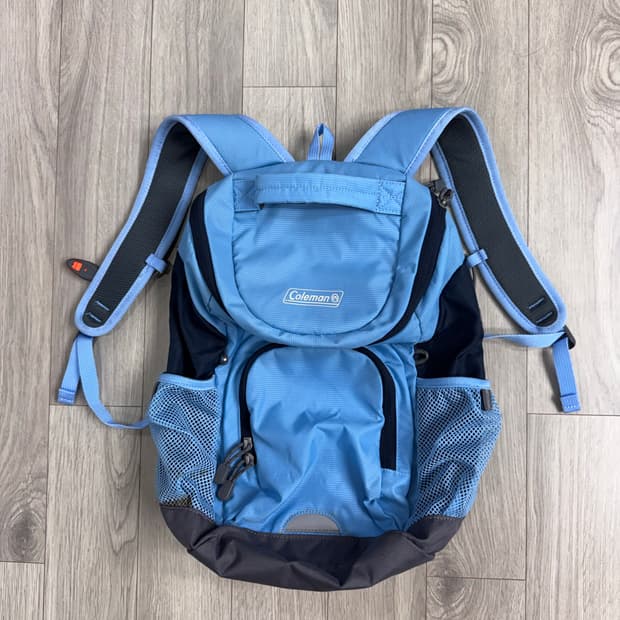 콜맨 스카이블루 미니 백팩