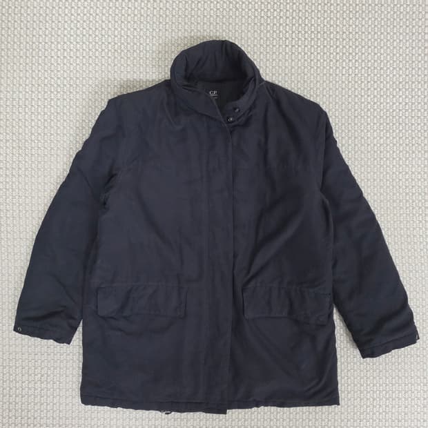 97AW 씨피컴퍼니 검정색 패딩 자켓