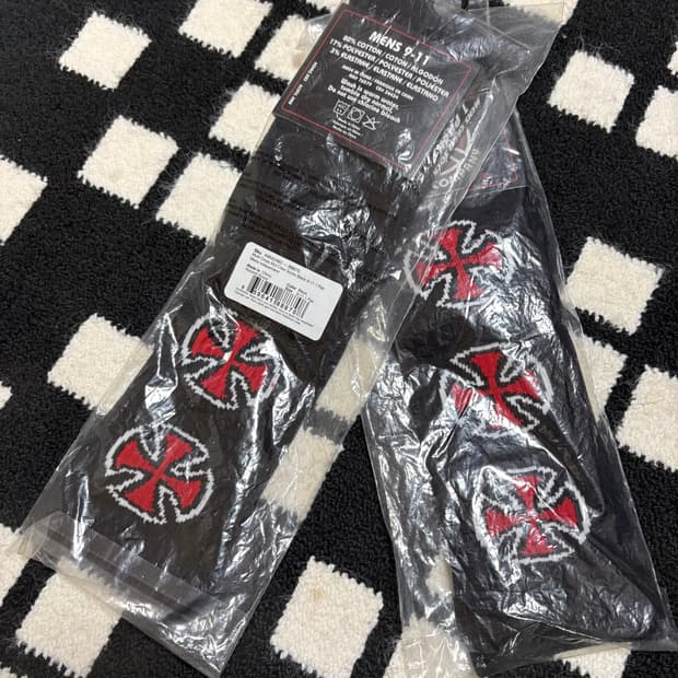 인디펜던트 양말 블랙