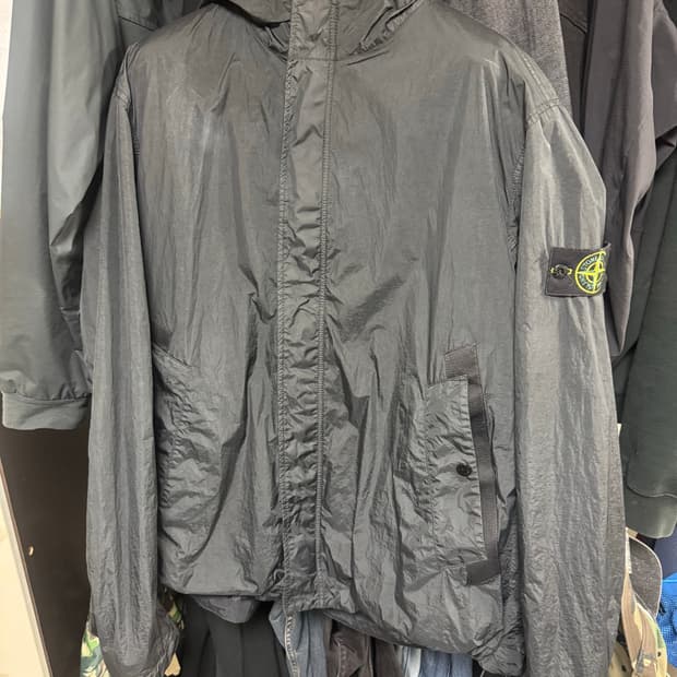 스톤아일랜드 크링클랩스 바람막이