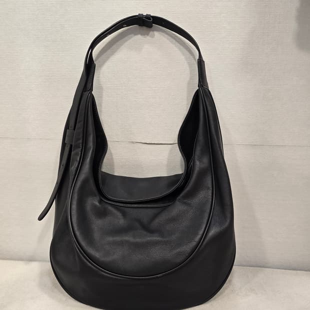 엘바테게브 오스트라백 블랙 호보백 숄더백