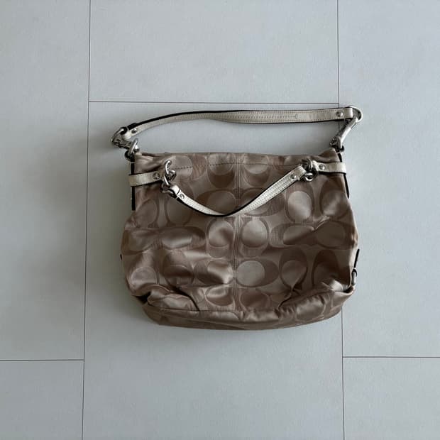 coach) shoulder bag