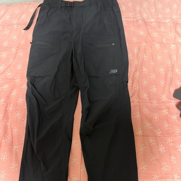 뉴발란스 트레일 카고팬츠 블랙 M사이즈 실착1회 새상품급 판매