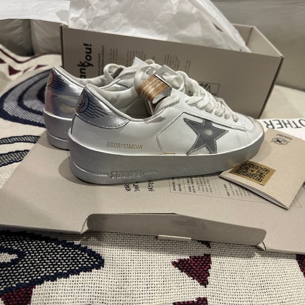 골든구스 스타단 화이트 실버탭 스니커즈 36 GWF00128-F00218