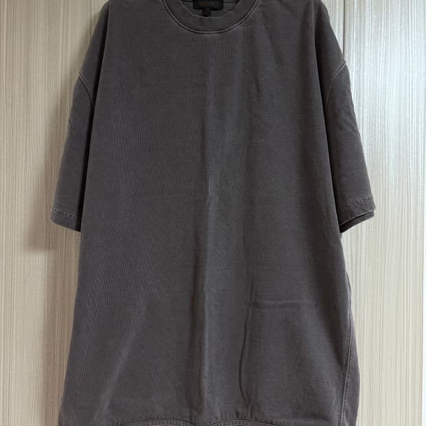 이지 시즌3 다크브라운 티셔츠