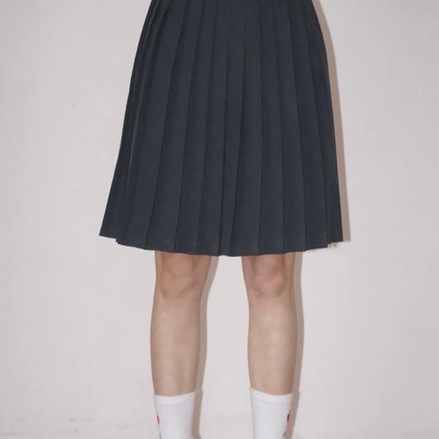 아케 |  스쿨룩 미디 플리츠 스커트