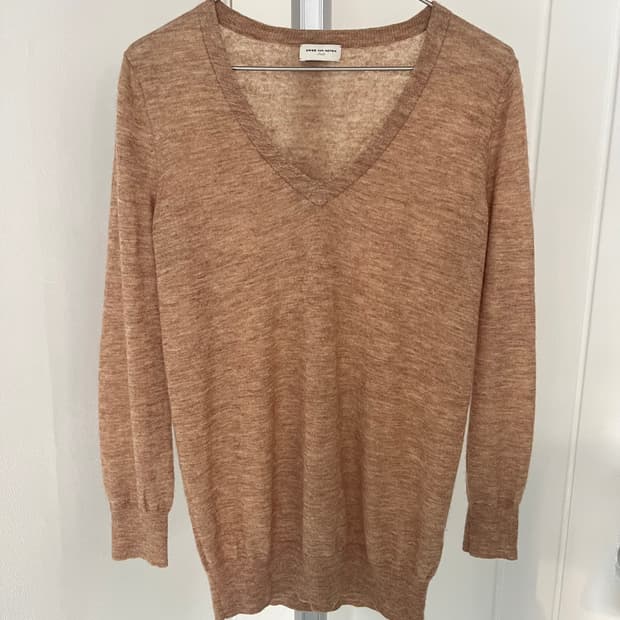 v-neck alpaca knit