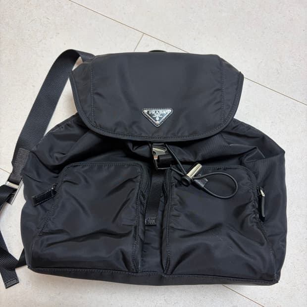 프라다 포코노 백팩 m사이즈