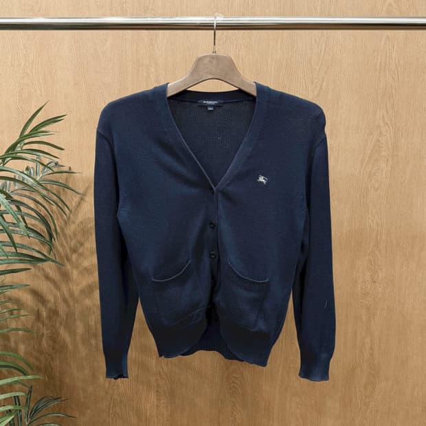 버버리 런던 브이넥 울 니트 가디건 로고 자수 패치 포켓 디테일 네이비
