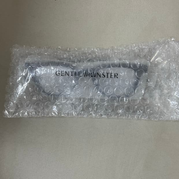 젠틀 몬스터 x 메종 마르지엘라 MM010S 블랙