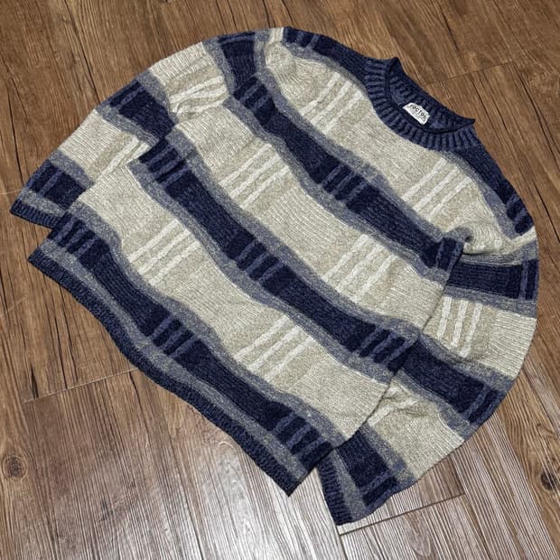 TOC TOC 입체 패턴 세미 오버 니트