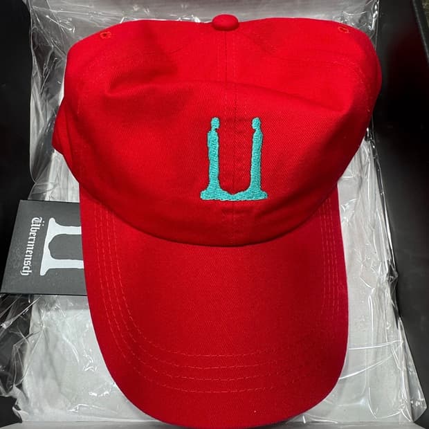 지드래곤 위버멘쉬 캡 레드