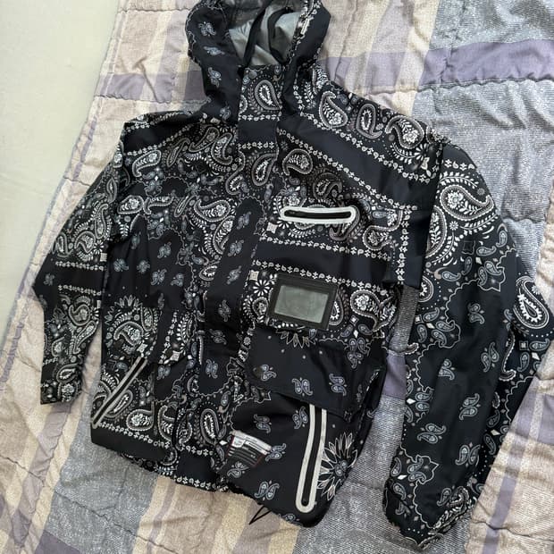 GU X MIHARA YASUHIRO 페이즐리 후드자켓 판매합니다. (L