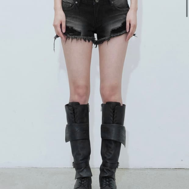 보헤미안서울 다크니스 로우웨이스트 쇼츠 블랙 2사이즈