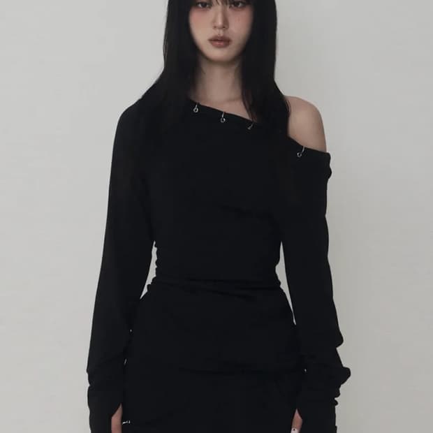 피어싱 드레이프 셋업 롱 슬리브 (블랙) /에트오소메