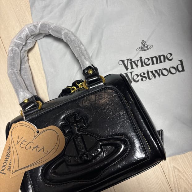 비비안웨스트우드 토트백 블랙 새제품
