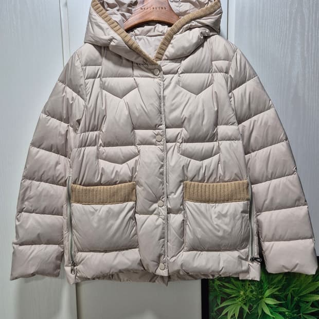 빈티지 아이보리 니트 배색 후드 거위털패딩