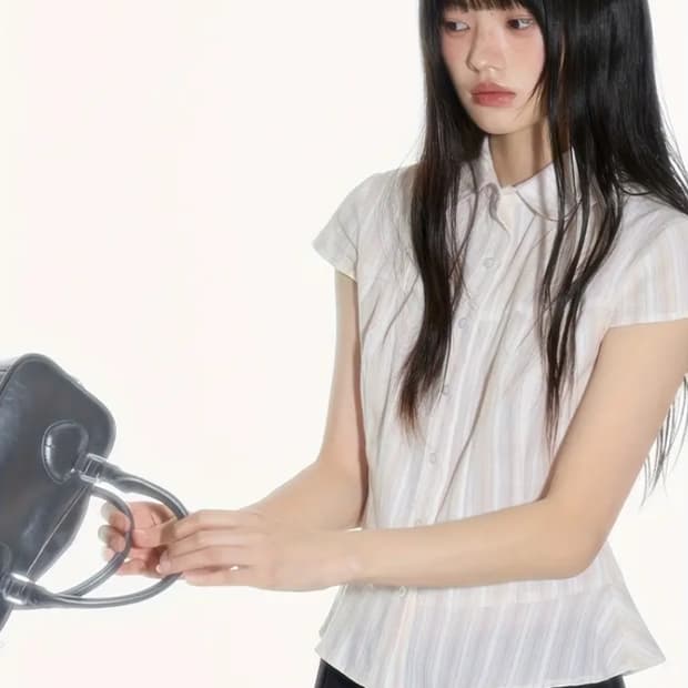 입자마자 분위기 여신되는 반팔셔츠✨️🦋