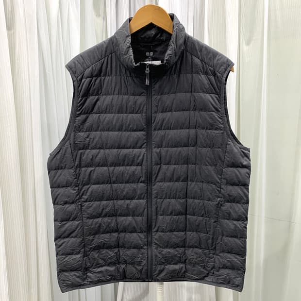 유니클로 UNICLO 울트라 라이트 다운 경량 패딩 베스트 1697