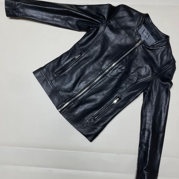 VERA WANG 블랙 가죽 자켓(구44)