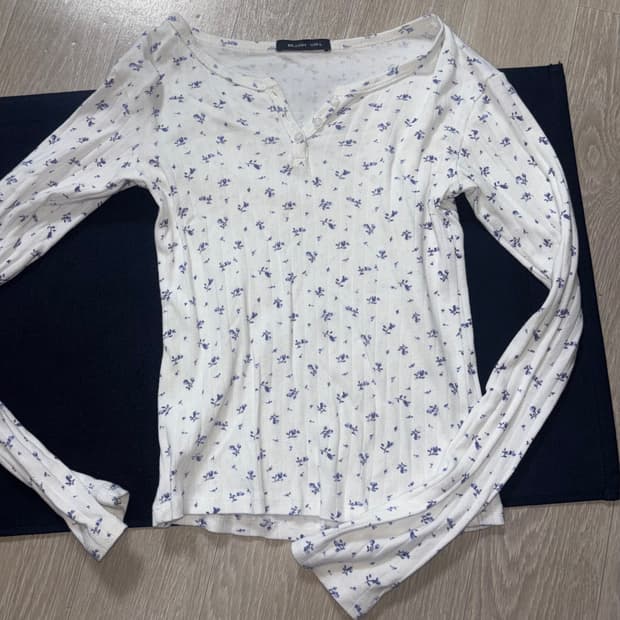 플라워 패턴 롱슬리브 탑