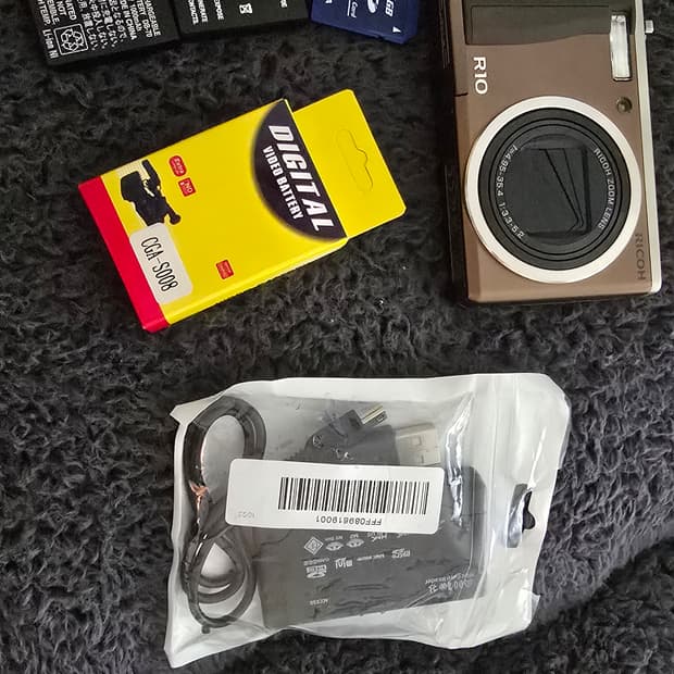 리코 R10 디카 판매합니다