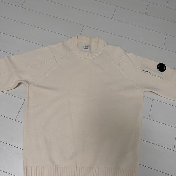 CP COMPANY 아이보리 니트 95사이즈