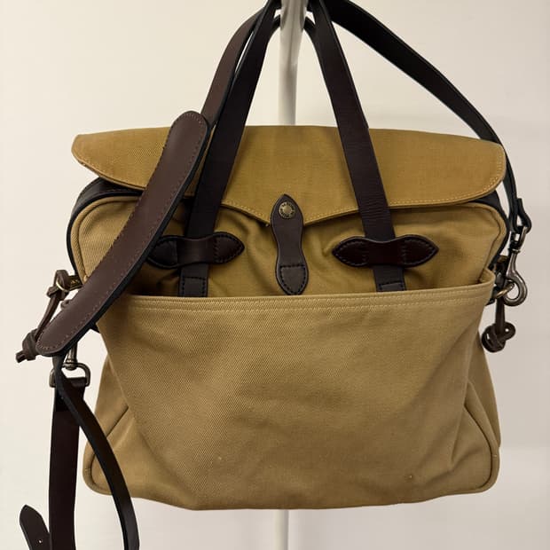 필슨 256 브리프케이스 탄