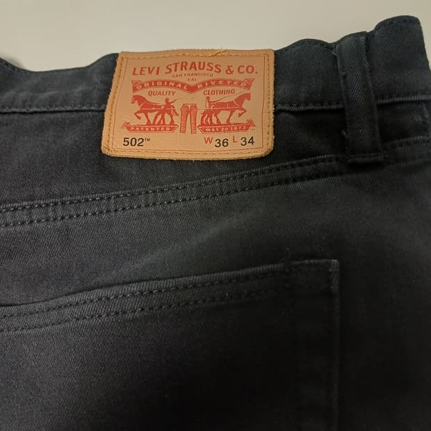 [W36] 리바이스 502 테이퍼드 블랙 스트레치 진 (상태 좋음)