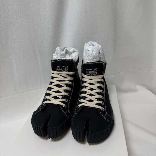 메종마르지엘라 타비 하이 블랙 43