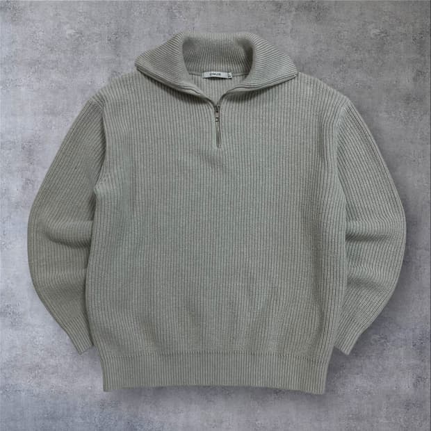 키뮤어 그레이 컬러 하프 집업 니트