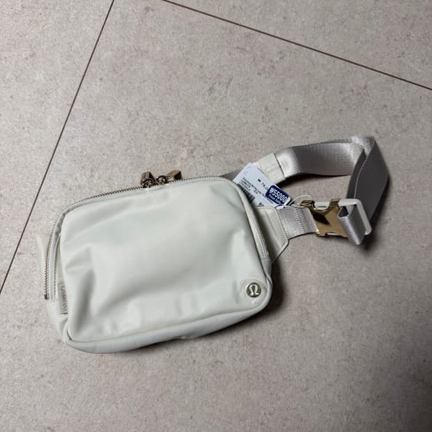 룰루레몬 벨트백 라지 아이보리 